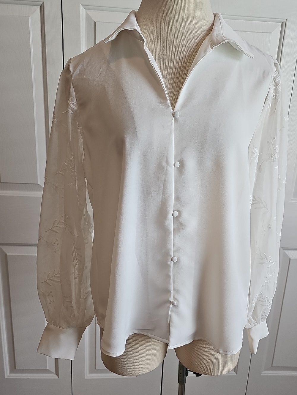 Soft Surroundings Sheer Embroidered Puff Sleeve White Covered Button-Up Blouse M